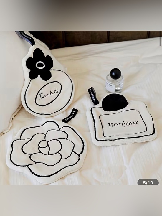 La Vie Estelle Other - La Vie Estelle Camellia Hand Towel Set of 3